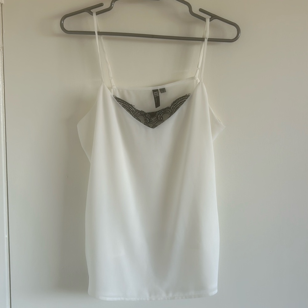 Kut From The Kloth White Top with Black Lace